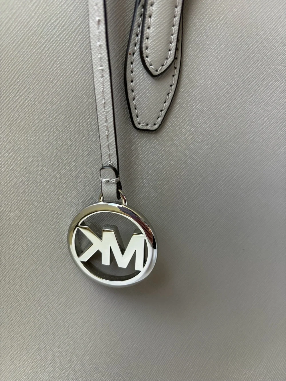 Michael Kors Voyager Medium/Large Saffiano Leather Tote in Pearl Grey